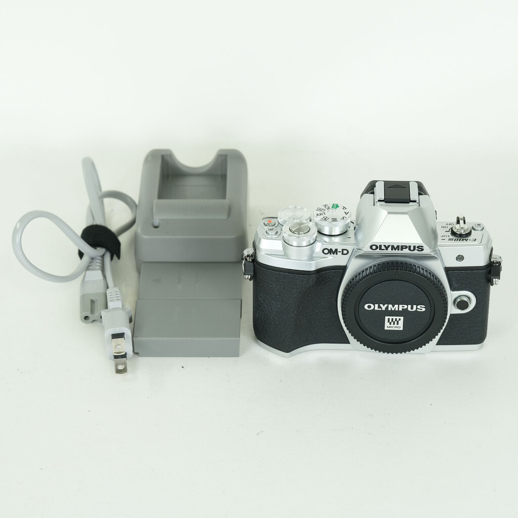 OLYMPUS OM-D E-M10 Mark III