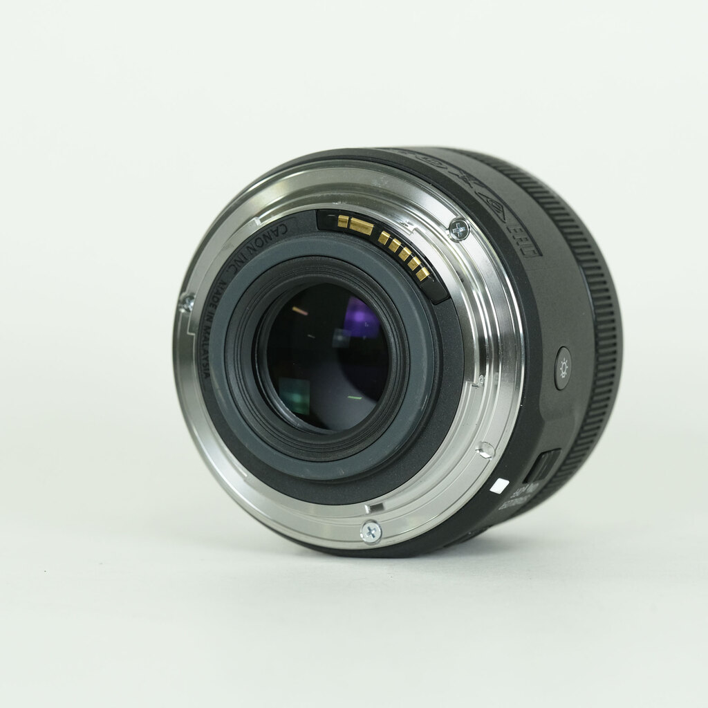 Canon EF-S35mm F2.8 マクロ IS STM