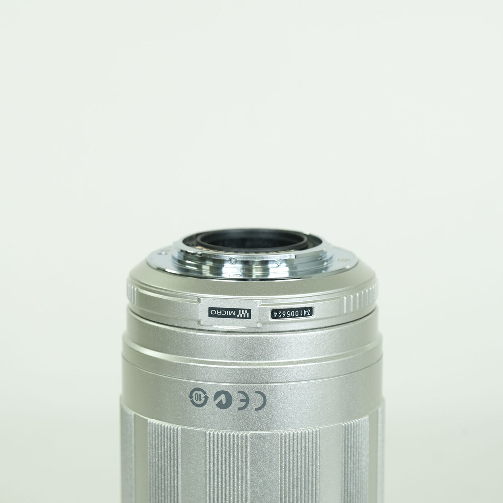 OLYMPUS M.ZUIKO ED75-300mm F4.8-6.7 シルバー