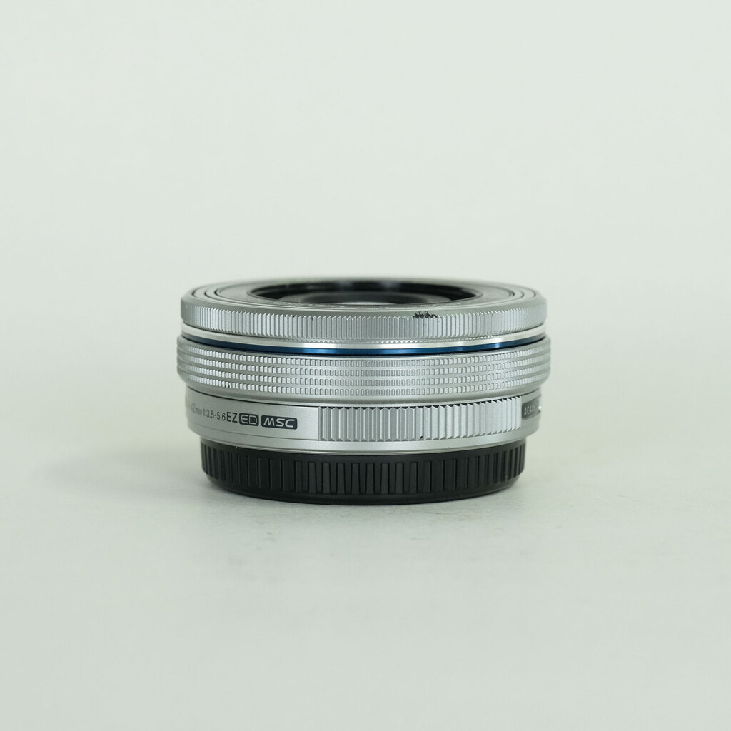 OLYMPUS M.ZUIKO DIGITAL ED 14-42mm F3.5-5.6 EZ シルバー