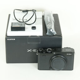 FUJIFILM X-E4