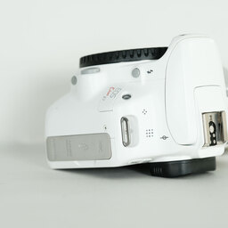 Canon EOS Kiss X7 ボディ ホワイト