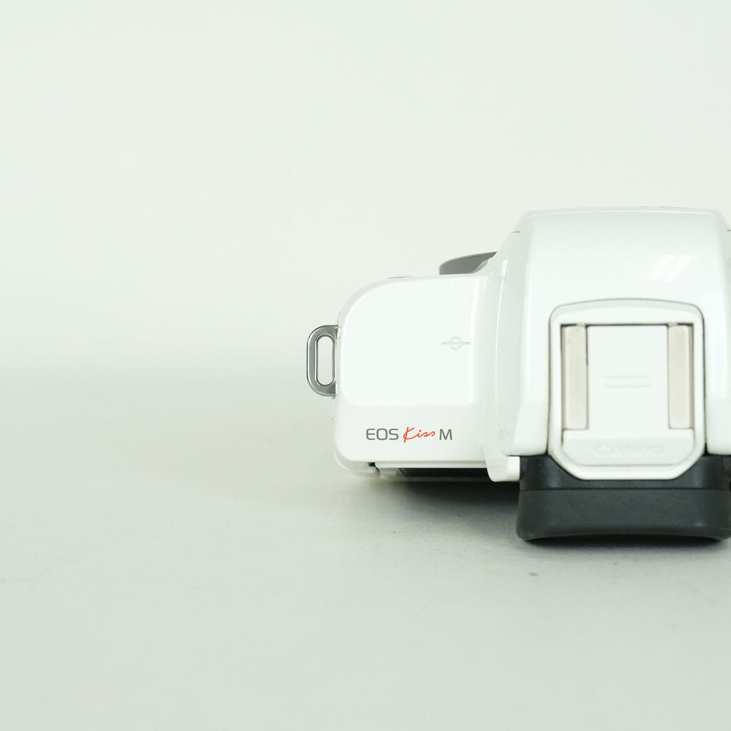 Canon EOS Kiss M
