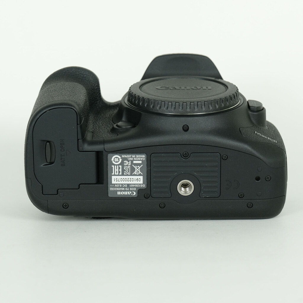 Canon EOS 7D Mark II Canon EOS 7D Mark II