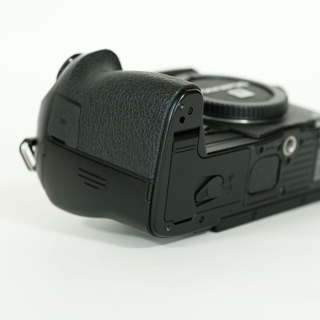 OLYMPUS OM-D E-M1 Mark III