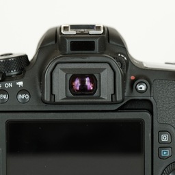 Canon EOS 9000D