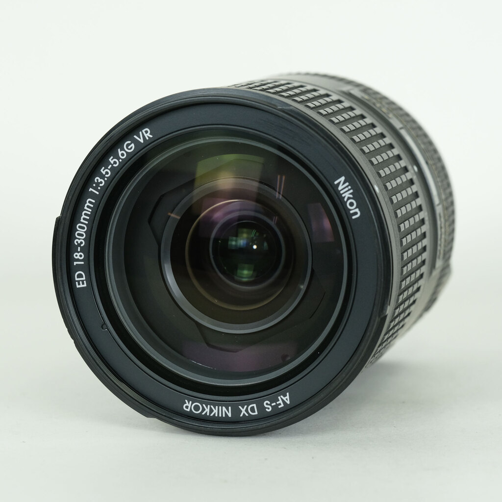 Nikon AF-S DX NIKKOR 18-300mm F3.5-5.6G ED VR