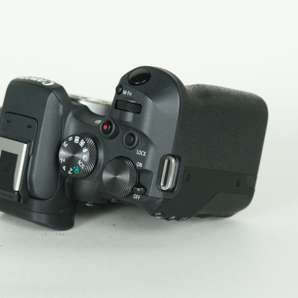 Canon EOS R10 Canon EOS R10