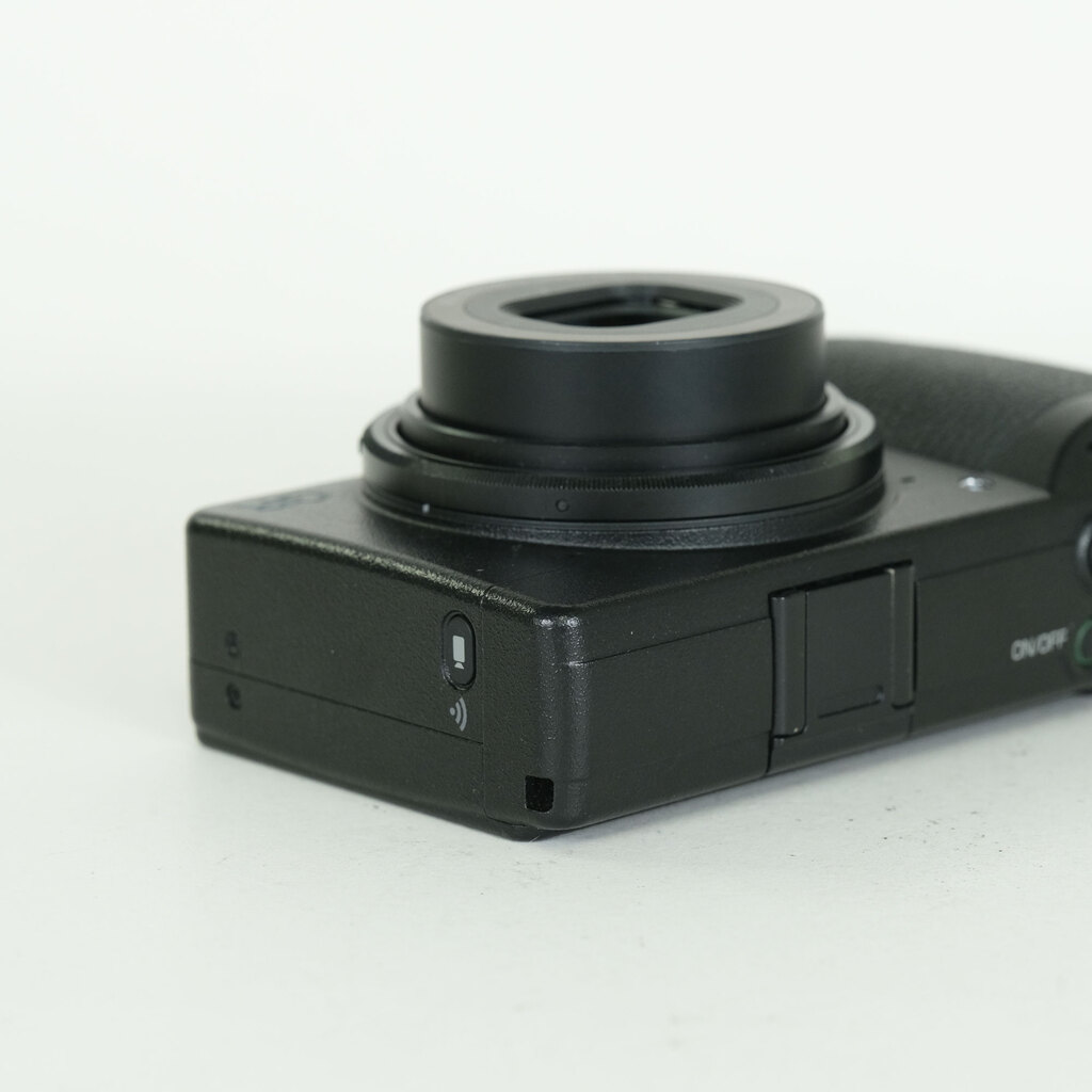 RICOH GR III