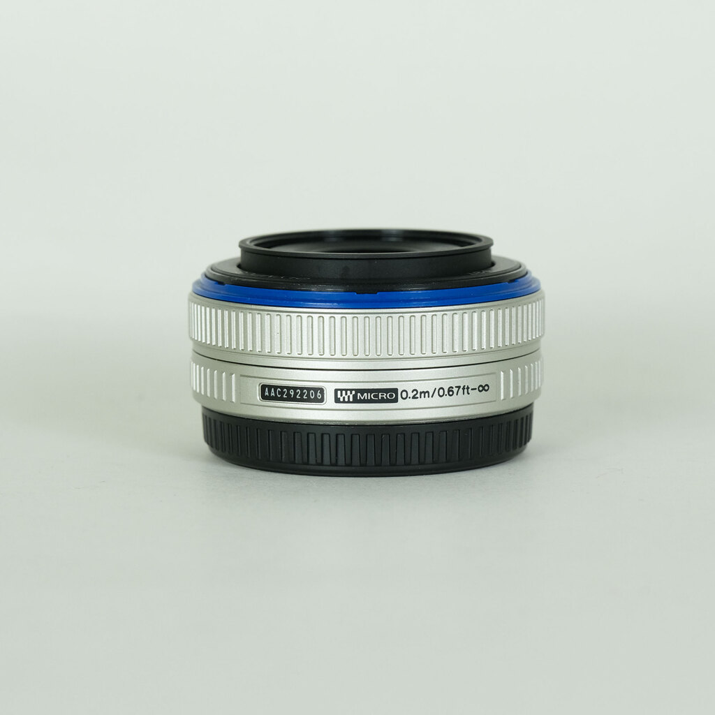 OLYMPUS M.ZUIKO DIGITAL 17mm F2.8 シルバー