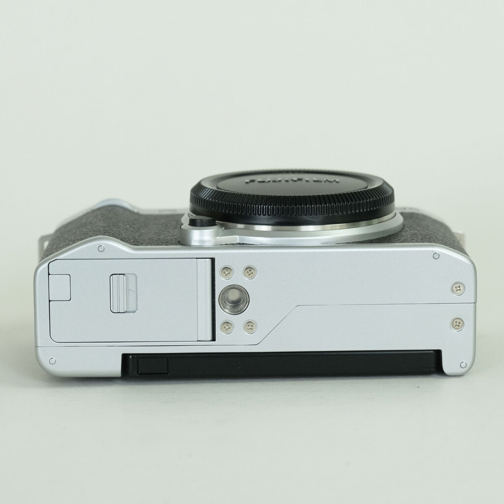 FUJIFILM X-M5