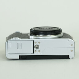 FUJIFILM X-M5