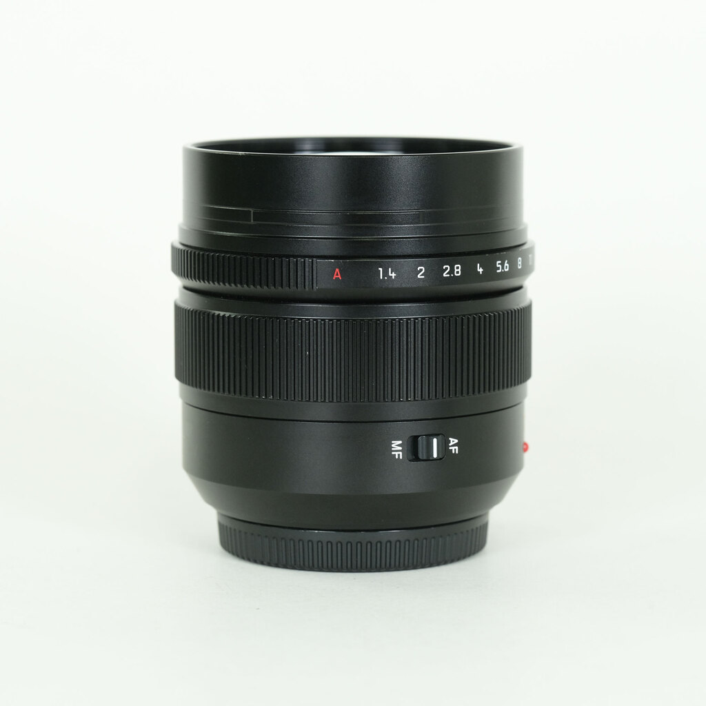 Panasonic LEICA DG SUMMILUX 12mm / F1.4 ASPH.