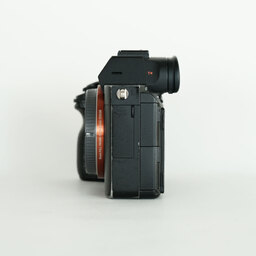 SONY α7 III(ILCE-7M3) SONY α7 III(ILCE-7M3)