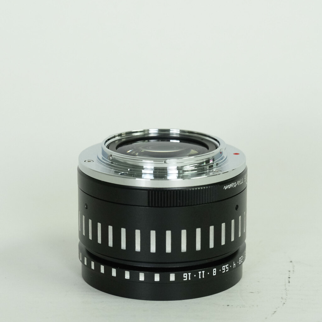 銘匠光学 TTArtisan 35mm F0.95 C (フジフイルムX用) ブラック×シルバー