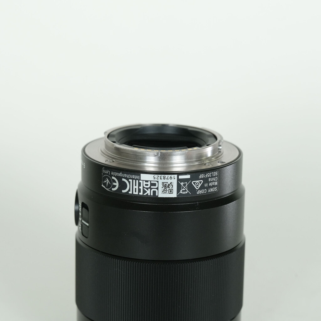 SONY FE 35mm F1.8 SEL35F18F SONY FE 35mm F1.8 SEL35F18F