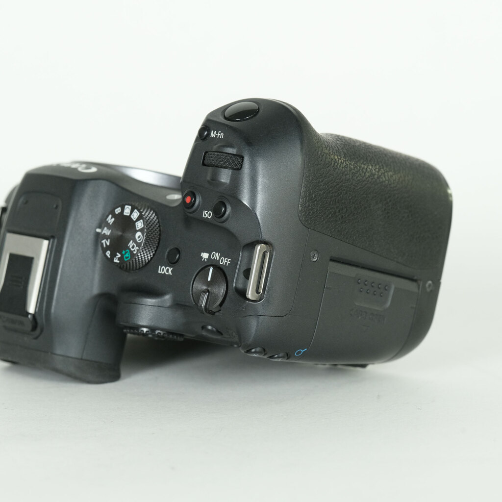 Canon EOS R7 Canon EOS R7