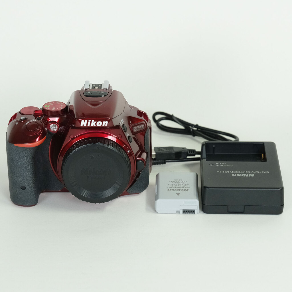 Nikon D5500 ボディ レッド