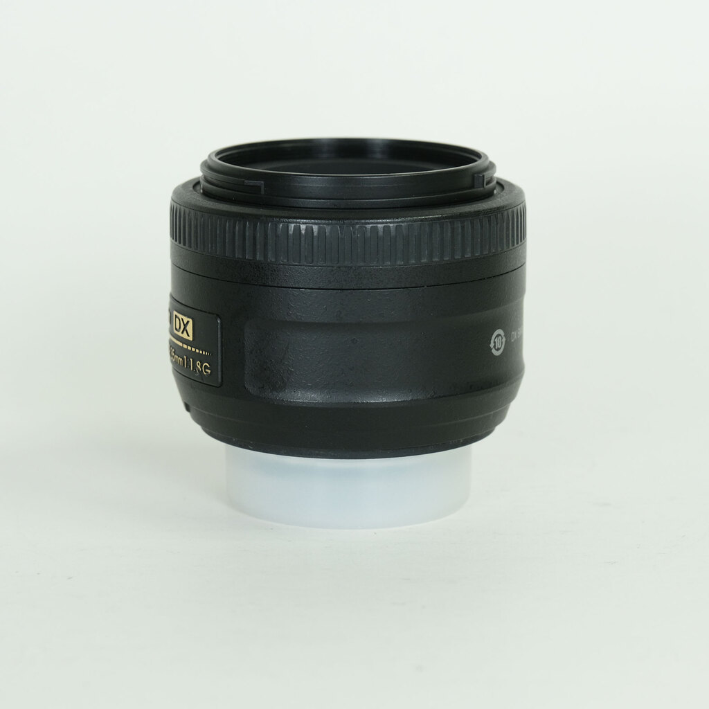 Nikon AF-S DX NIKKOR 35mm f/1.8G Nikon AF-S DX NIKKOR 35mm f/1.8G