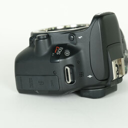 Canon EOS Kiss X7