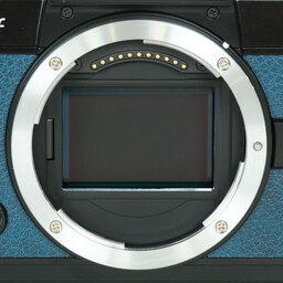 Nikon Z f プレミアムエクステリア張替済み