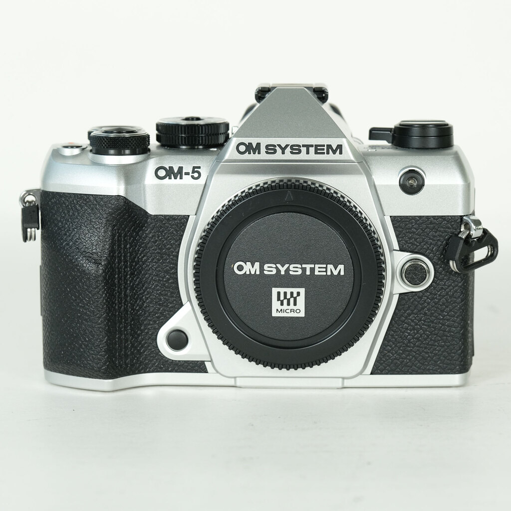 OM SYSTEM OM-5 Mark II ボディ シルバーの出品 | ONE SCENE（ワンシーン）