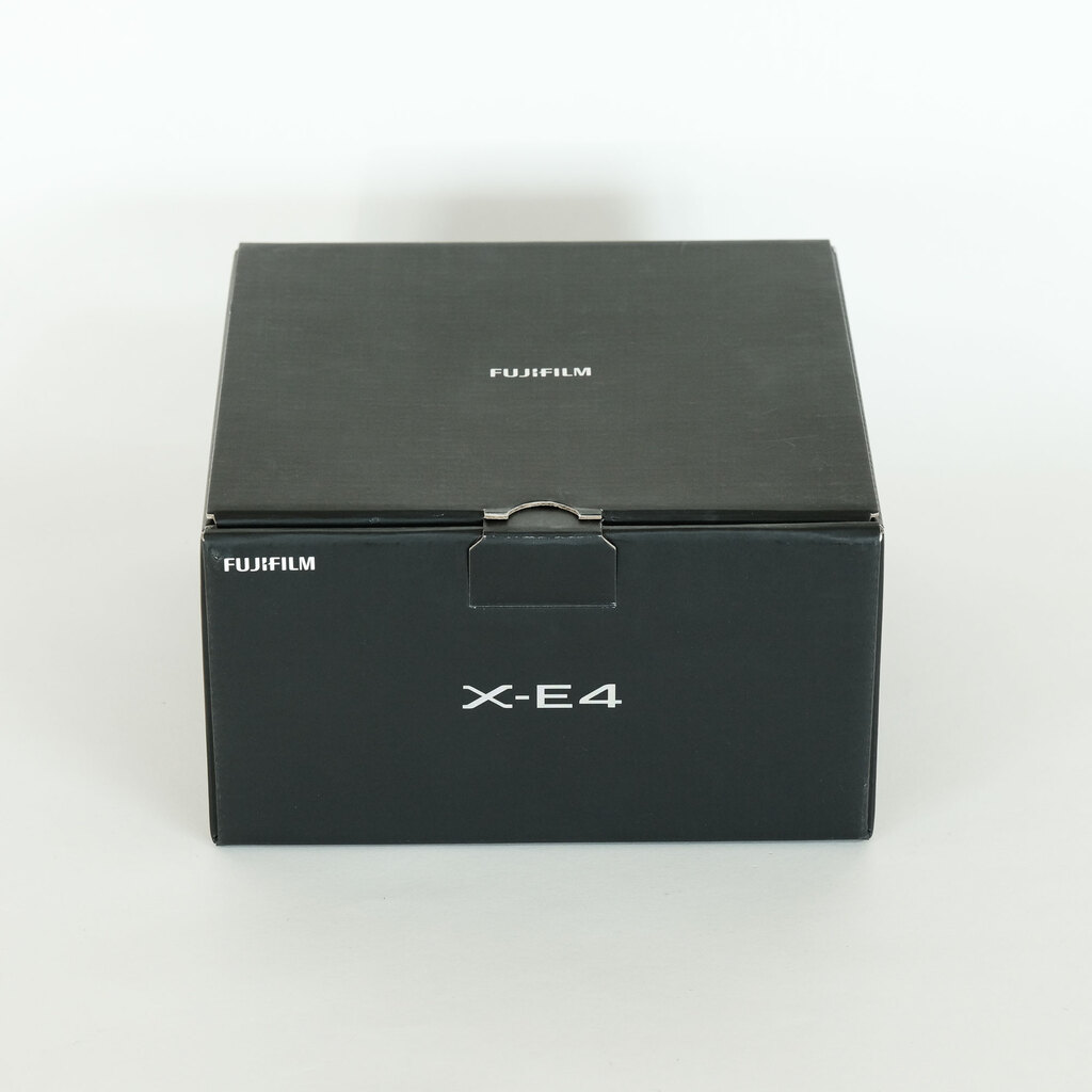 FUJIFILM X-E4