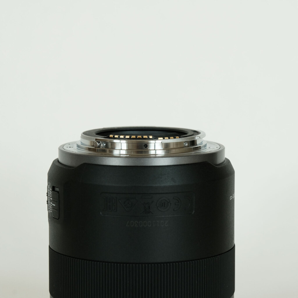 Canon RF85mm F2 MACRO IS STMの出品 | ONE SCENE（ワンシーン）