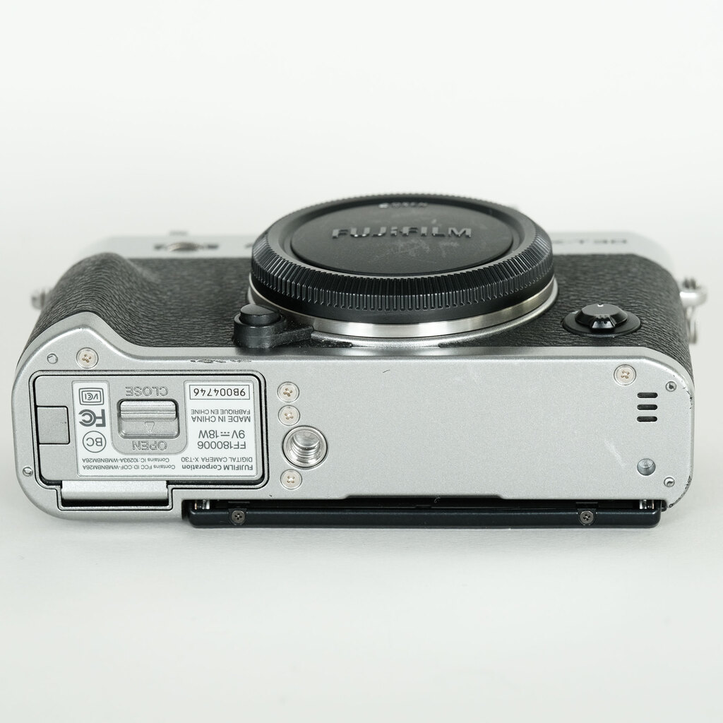 FUJIFILM X-T30