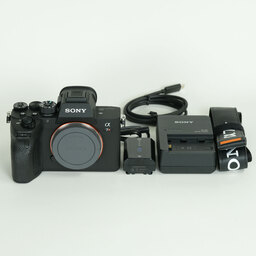 SONY α7RIV ボディ ILCE-7RM4A   【後期モデル 液晶下部にSONYロゴなし】