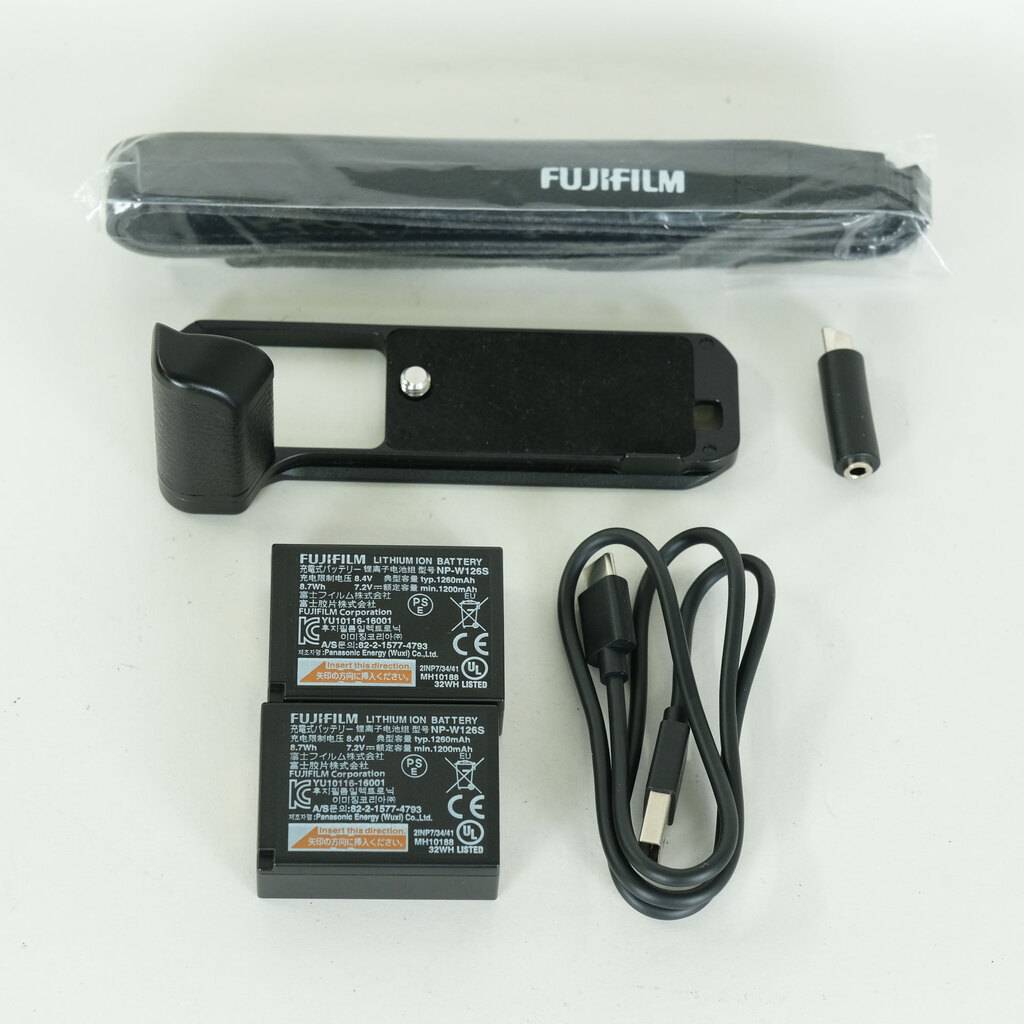 FUJIFILM X-E4 FUJIFILM X-E4