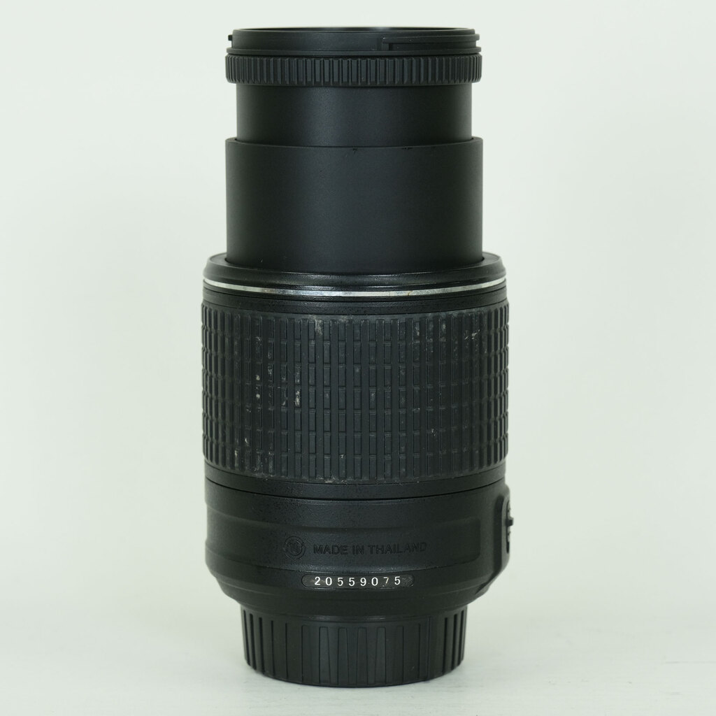 Nikon AF-S DX NIKKOR 55-200mm F4-5.6G ED VR II Nikon AF-S DX NIKKOR 55-200mm F4-5.6G ED VR II