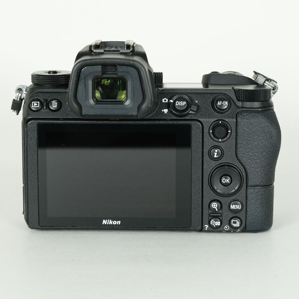 Nikon Z7 [�{�f�B]
