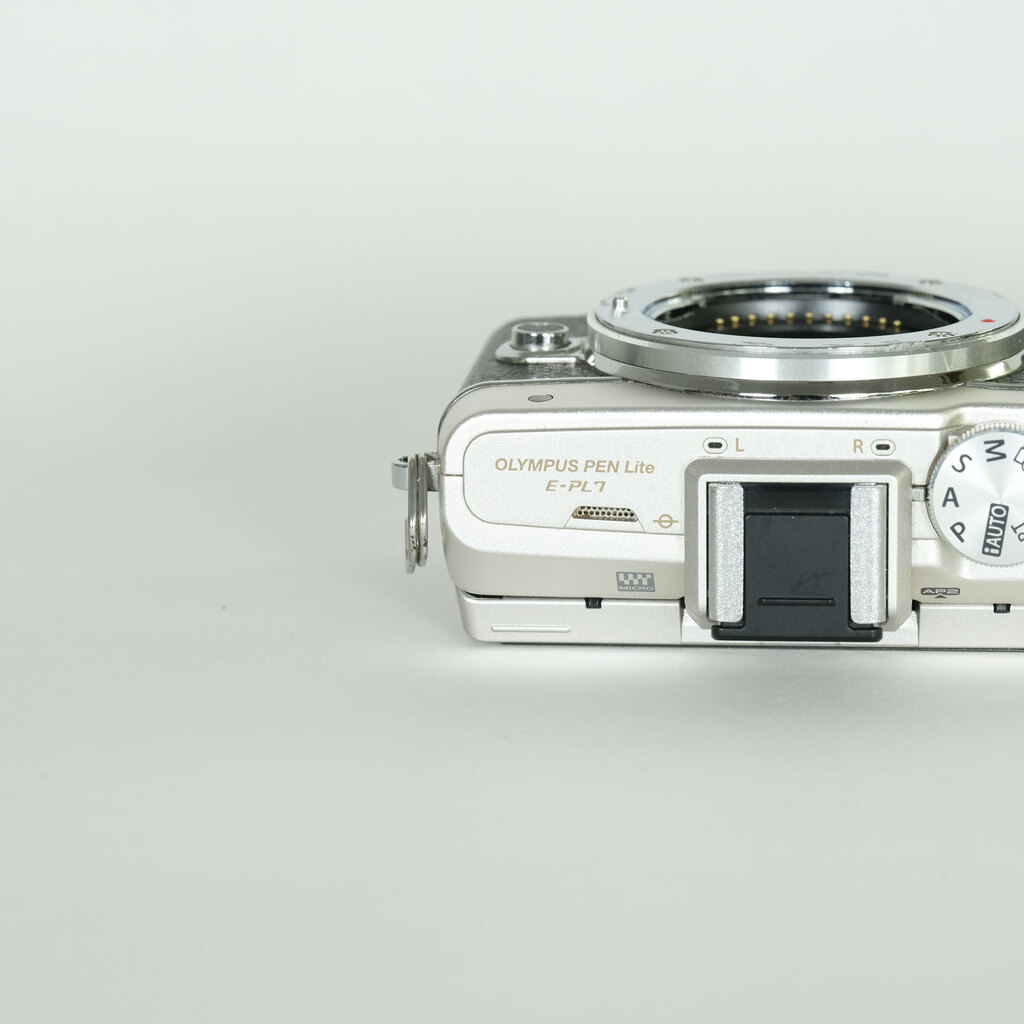 OLYMPUS PEN Lite E-PL7 ボディ シルバー