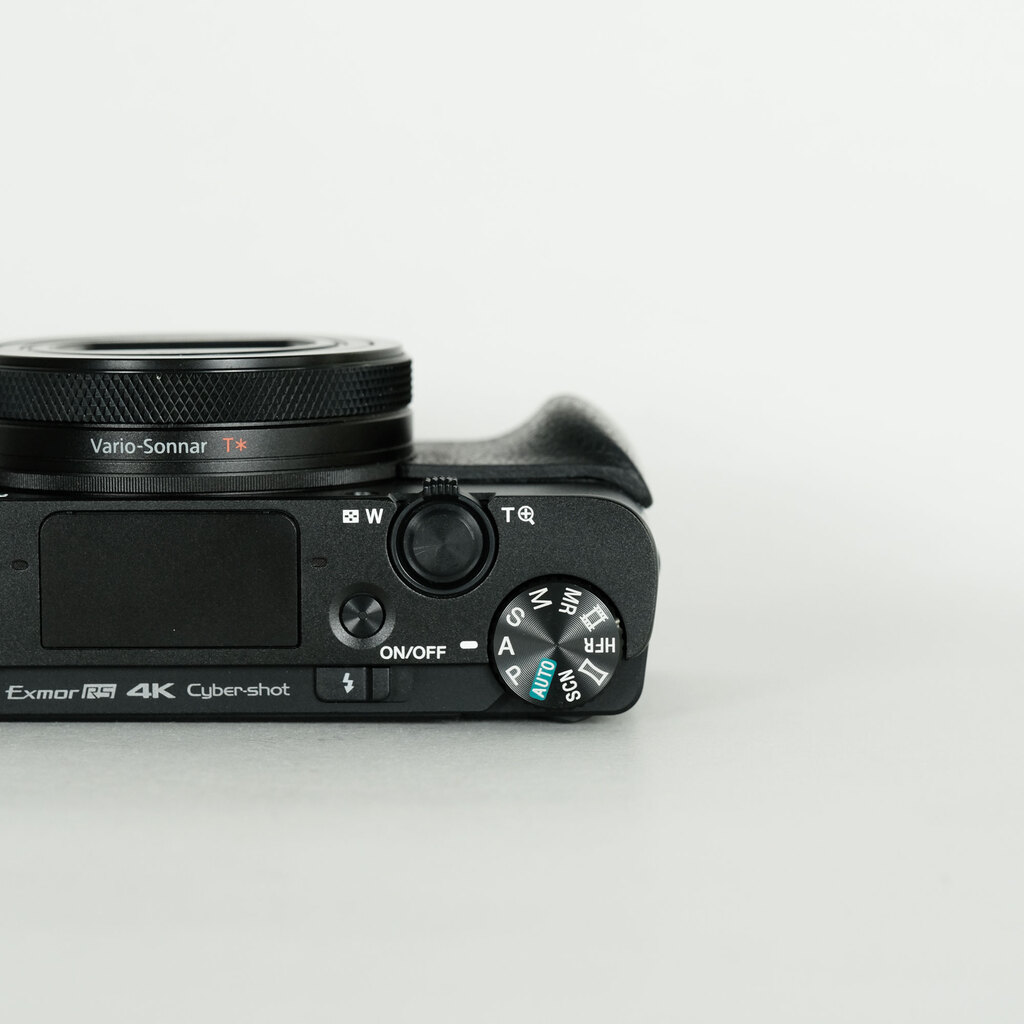 SONY Cyber-shot DSC-RX100M7