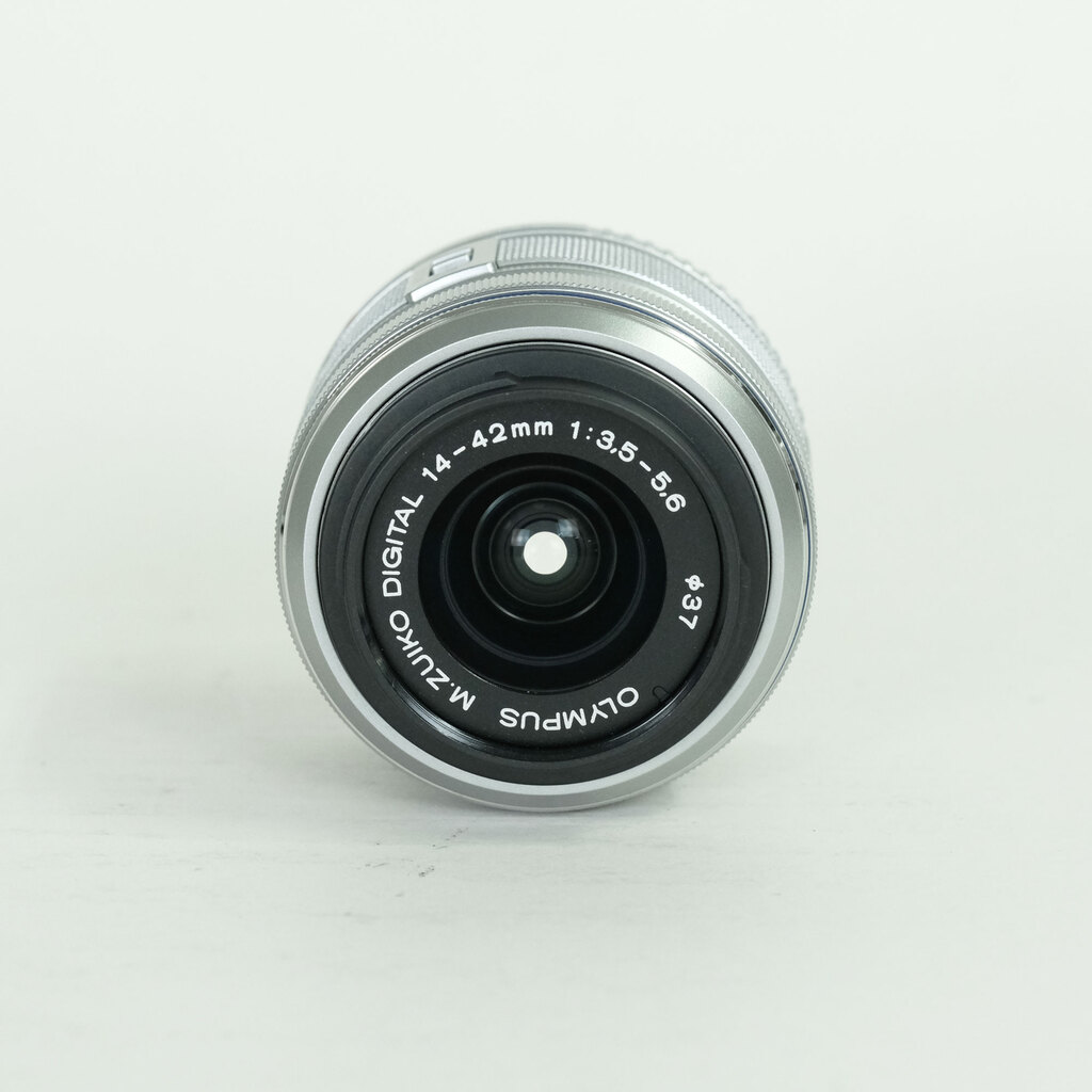 OLYMPUS M.ZUIKO DIGITAL 14-42mm F3.5-5.6IIR シルバー