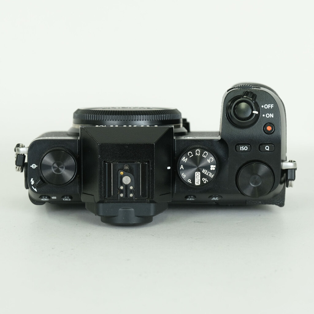 FUJIFILM X-S10