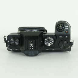 FUJIFILM X-S10