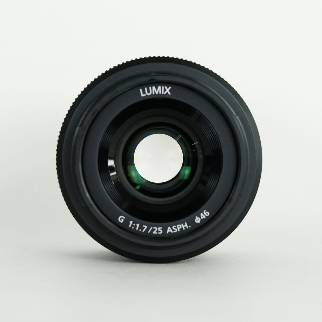 Panasonic LUMIX G 25mm F1.7 ASPH. Panasonic LUMIX G 25mm F1.7 ASPH.