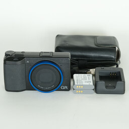 RICOH GR III