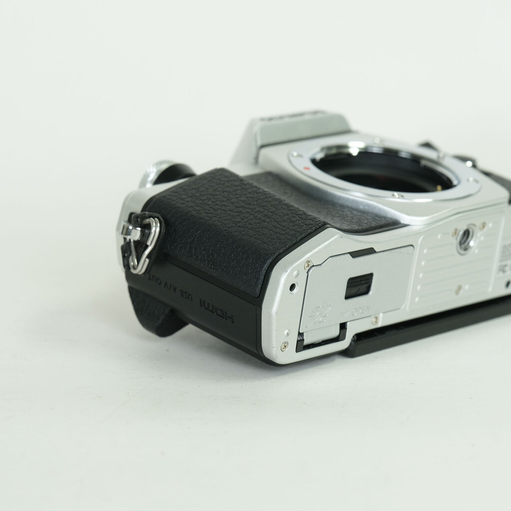 OLYMPUS OM-D E-M10 Mark II