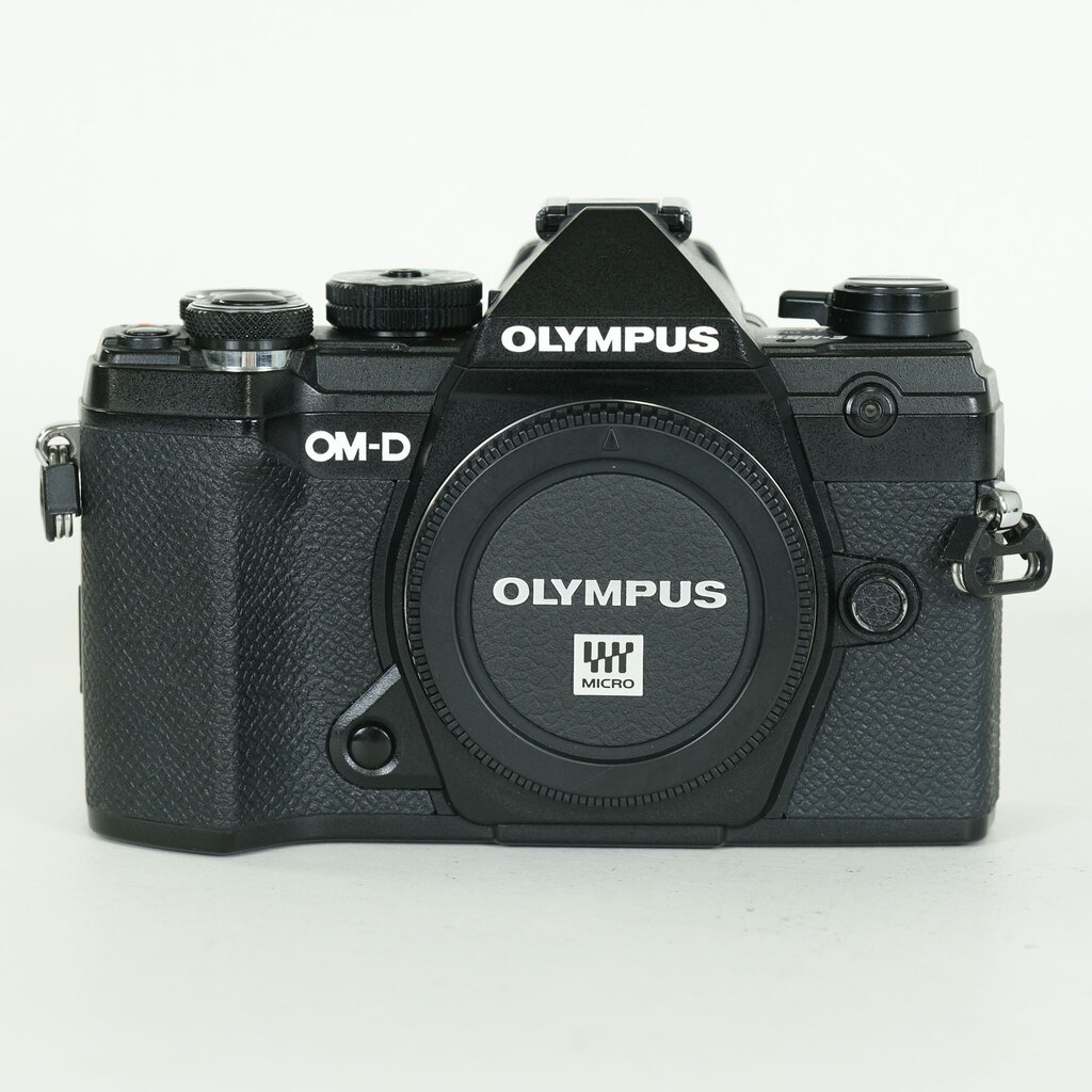 OLYMPUS OM-D E-M5 Mark III