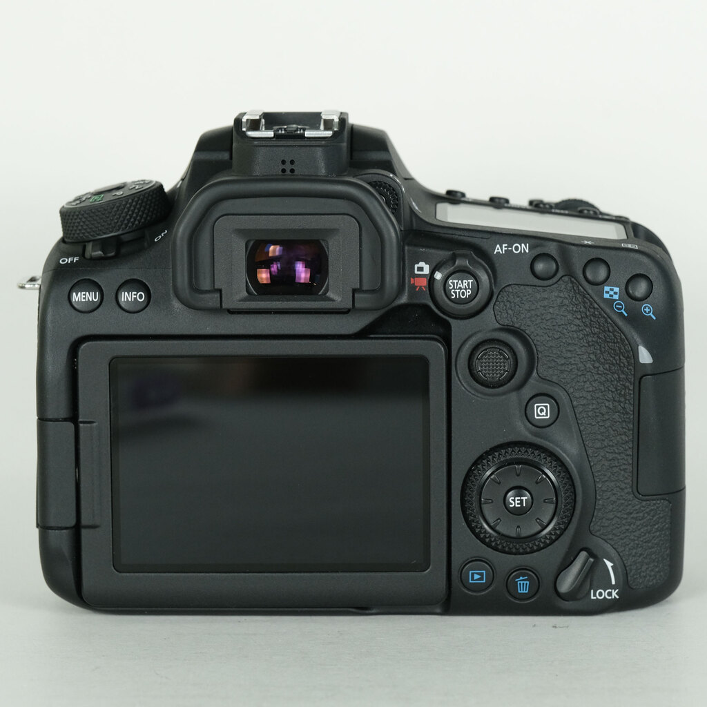 Canon EOS 90D