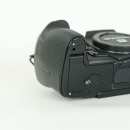 OLYMPUS OM-D E-M1 Mark II