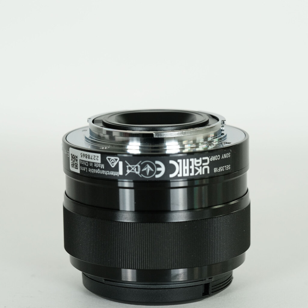 SONY E 35mm F1.8 OSS SEL35F18