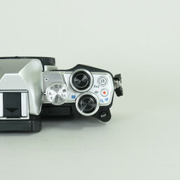 OLYMPUS OM-D E-M10 Mark II OLYMPUS OM-D E-M10 Mark II