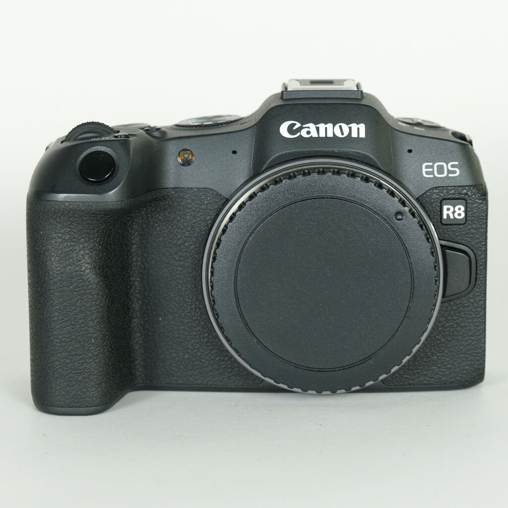 Canon EOS R8