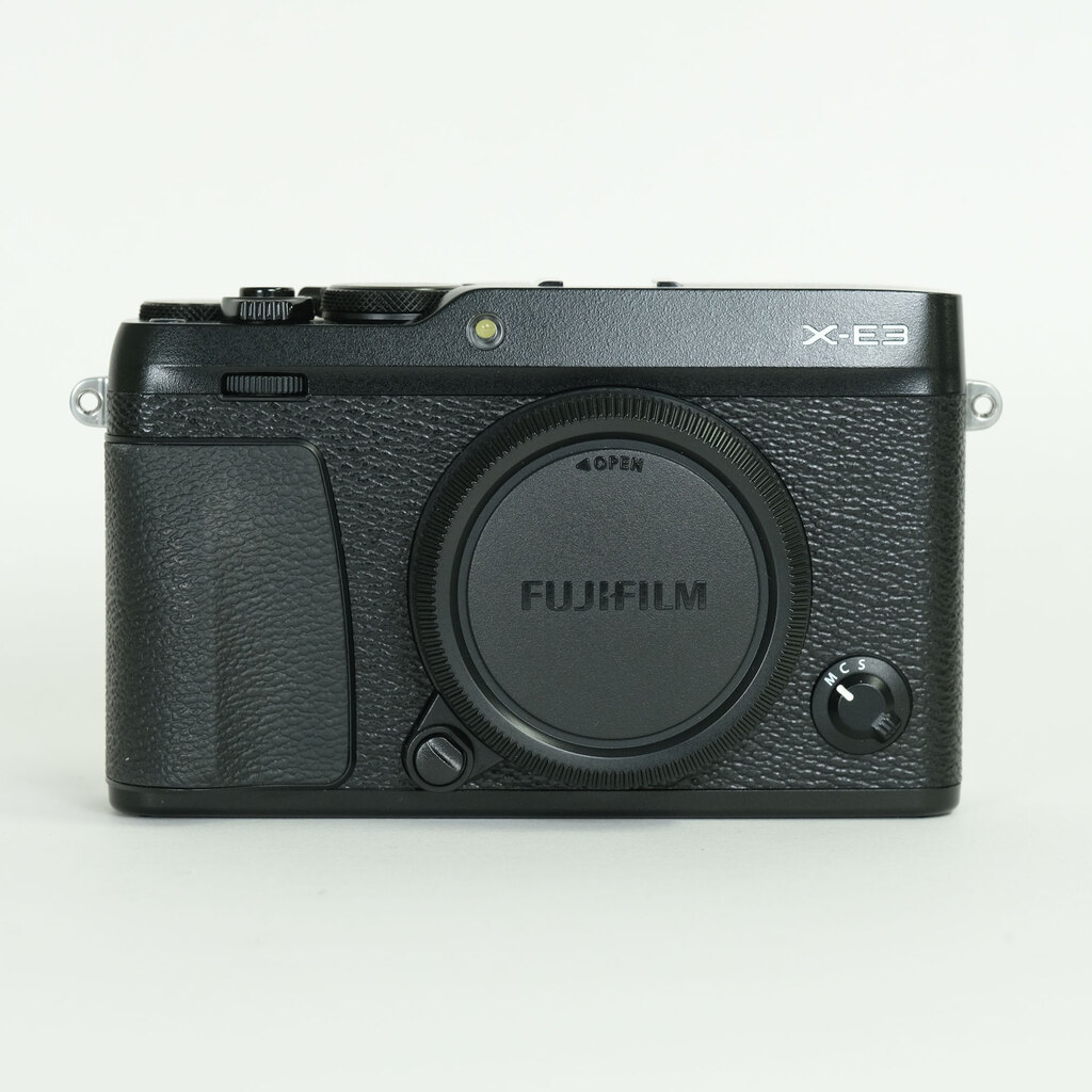 FUJIFILM X-E3