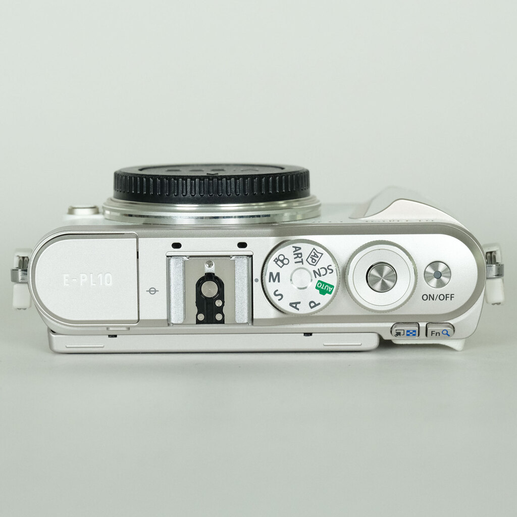 OLYMPUS PEN E-PL10