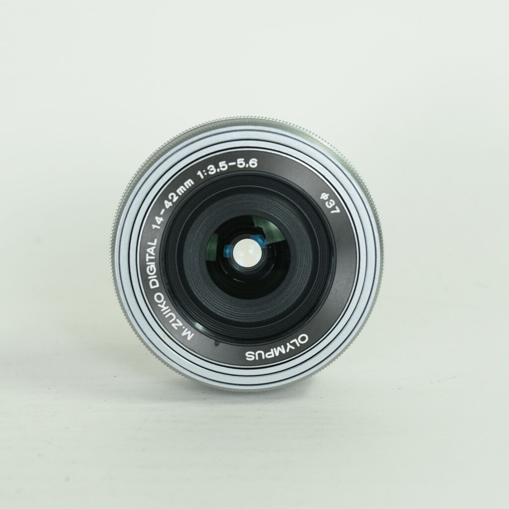 OLYMPUS M.ZUIKO DIGITAL ED 14-42mm F3.5-5.6 EZ シルバー